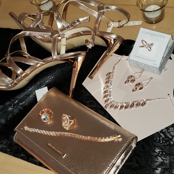 Meet your Posher, Maria - Picture 1 of 2